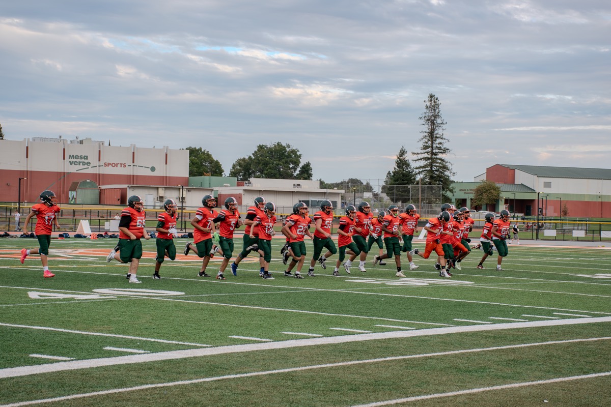 JV Mavericks take the field vs Oakmont.